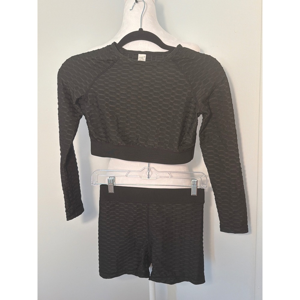 SHEIN Kids Girls Black Honeycomb Textured Activewear Set Crop Top Shorts 11-12Y